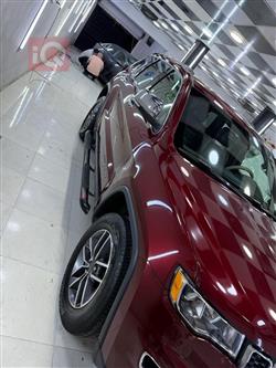 جیپ گراند شیرۆکی